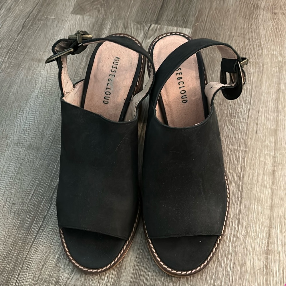 Musse & Cloud heel strappy sandal size 7.5